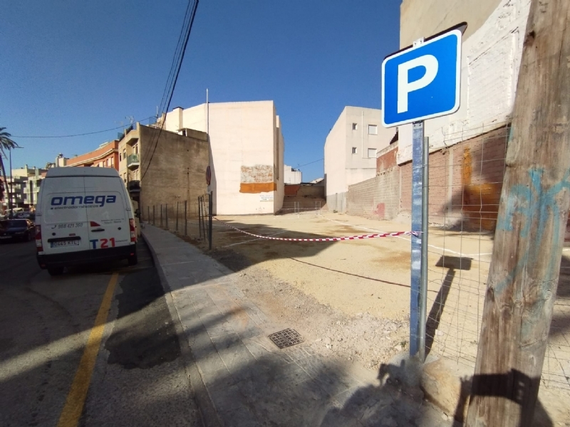 Vídeo. Inauguran un nuevo parking disuasorio situado en la avenida de Lorca, junto al jardín de La Posá