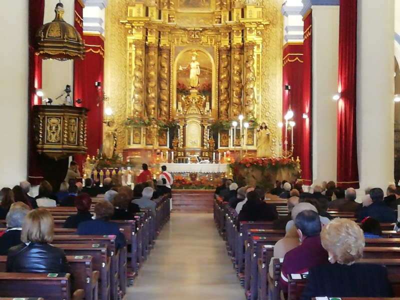 Autoridades municipales asisten a la celebración de la santa misa con motivo de la festividad de la Patrona de Totana, Santa Eulalia de Mérida