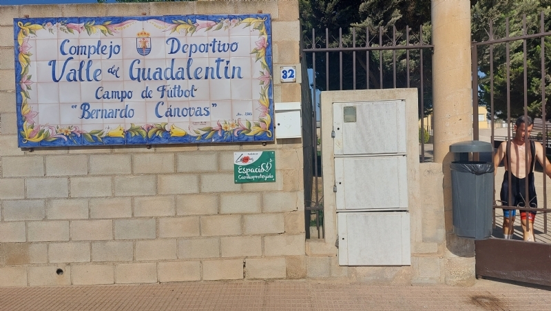 Adjudican las obras de reparación de la cubierta y el pavimento deportivo del pabellón del Complejo Deportivo "Valle Guadalentín", en El Paretón