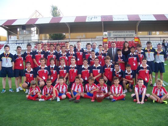 EL FC BARCELONA VENCE EN EL VII TORNEO INTERNACIONAL DE FÚTBOL INFANTIL 