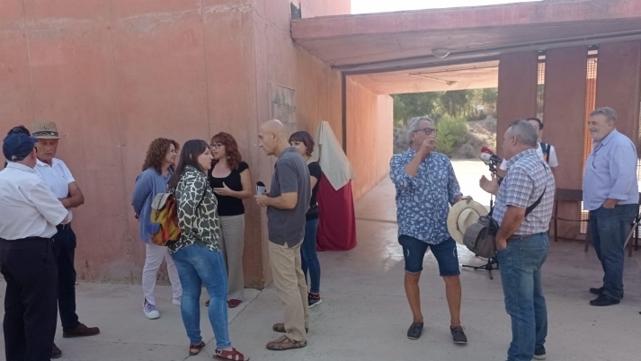 Comienzan las I Jornadas de Puertas Abiertas del yacimiento arqueológico de La Bastida, con la visita institucional de autoridades de diferentes administraciones