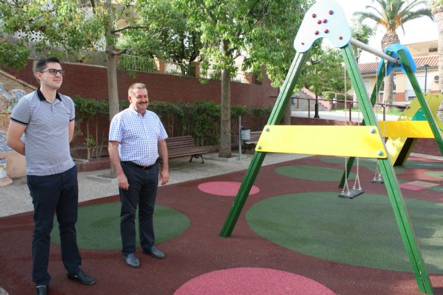 Finalizan las obras de acondicionamiento del área de juegos infantiles del jardín del Centro Sociocultural “La Cárcel”, en la avenida de Lorca