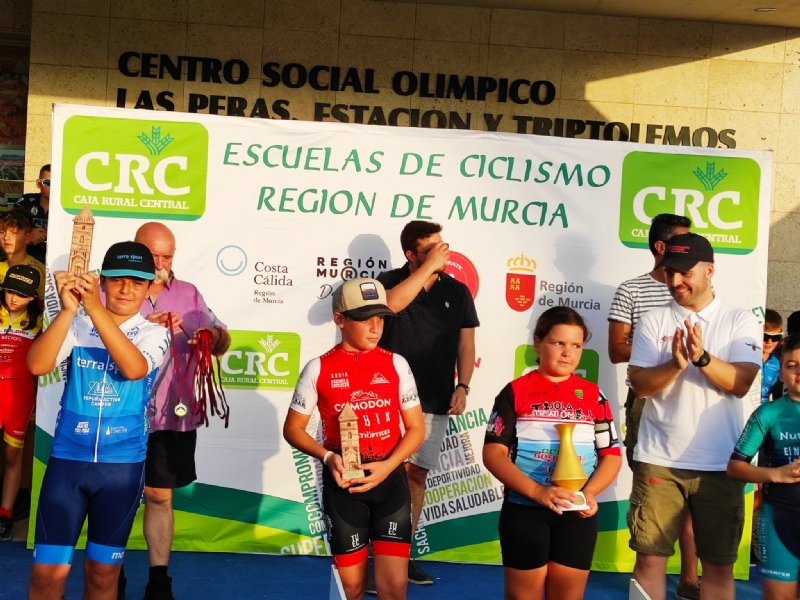 El ciclista totanero Luis Cayuela Cánovas, del Club Juan Zurano de Lorca, claro vencedor del XXX Memorial Enrique Rosa