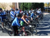 El Día de la Bicicleta reúne a más de 400 participantes en una jornada familiar en la que se sortearon vales en material deportivo, descuentos para la revisión de bicis, 11 cascos y tres bicicletas