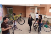 Prosigue el programa "En Bici Ando", que organiza el Colectivo en la Parra, con la celebración de un Taller autogestionado de bicis que tuvo lugar en el Espacio Joven Munuera y Abadía