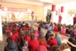 Escolares de Educación Infantil del CC Reina Sofía entregan a la Oficina de Turismo 150 regalos de promoción del municipio que simulan orzas en barro dentro del proyecto pedagógico "Embárrate" - Foto 3