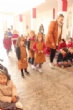Escolares de Educación Infantil del CC Reina Sofía entregan a la Oficina de Turismo 150 regalos de promoción del municipio que simulan orzas en barro dentro del proyecto pedagógico "Embárrate" - Foto 14