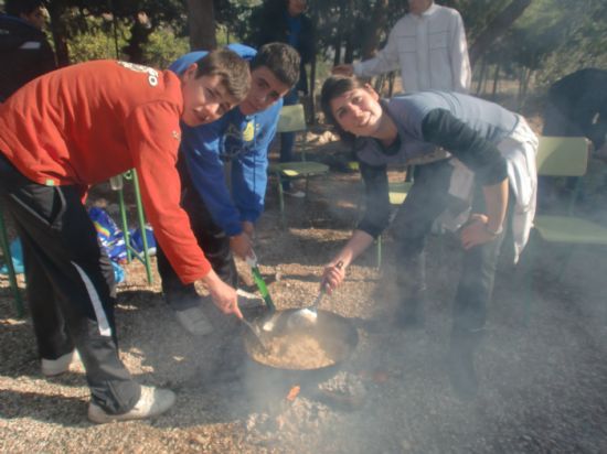 LOS ALUMNOS DEL AULA OCUPACIONAL CONTINÚAN CON SU FORMACIÓN PRELABORAL CON EL DESARROLLO DE VISITAS GUIADAS AL MUNICIPIO CON EL FIN DE CONOCER EL PATRIMONIO ARTÍSTICO-ARTESANO 