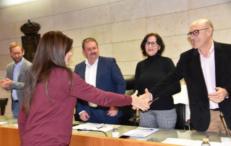 Toma posesin la nueva concejala del Grupo Municipal Popular, Eulalia Hernndez Lpez, que sustituye en el cargo a Francisco Jos Martnez Casanova