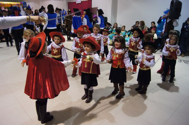 El Paretn-Cantareros estrena su Sala Polivalente con la fiesta de Carnaval del Colegio Guadalentn