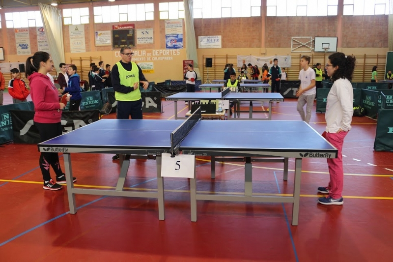 Los equipos, en categorías infantil femenino y juvenil masculino del IES Juan de la Cierva, se proclamaron campeones en la Final Regional de Tenis de Mesa de Deporte Escolar, celebrada en Calasparra