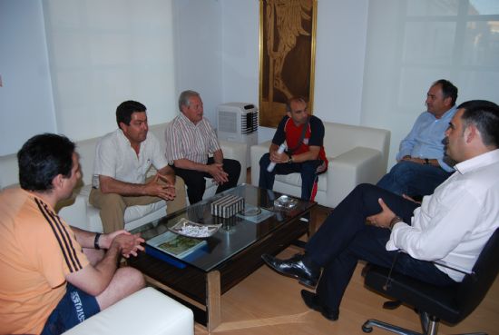 EL AYUNTAMIENTO APOYA AL CLUB FÚTBOL SALA CAPUCHINOS EN SU ASCENSO A PRIMERA NACIONAL A Y PATROCINARÁ AL EQUIPO EN SU NUEVA ANDADURA POR EL TERRITORIO ESPAÑOL