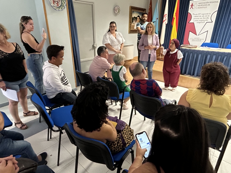 Totana acoge durante este fin de semana el Encuentro Internacional de Adultos de Talla Baja que aborda la intervención y proyección social de la acondroplasia