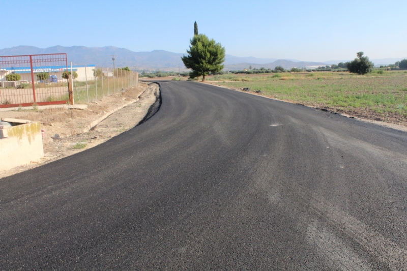 Comienzan los trabajos de asfaltado del Camino del Trini, con una longitud de 1.400 metros y un presupuesto de 144.287,18 euros