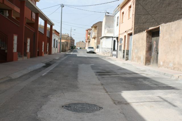 La Concejala de Aguas sustituye un tramo de red de alcantarillado en la calle Rosa y termina con las inundaciones que venan sufriendo varias viviendas de la zona