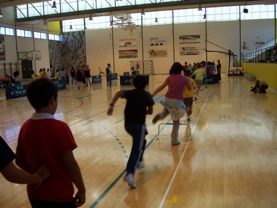 EL ATLETA MARTN FIZ ORGANIZA UN CIRCUITO DE CARERRAS PARA CASI 300 ESCOLARES DE CUATRO CENTROS EDUCATIVOS DEL MUNICIPIO EN EL PABELLN DE DEPORTES MANOLO IBEZ