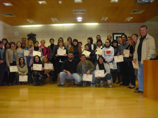 UN TOTAL DE 703 PERSONAS HA PARTICIPADO EN LAS ACCIONES FORMATIVAS ORGANIZADAS POR EL ÁREA DE PARTICIPACION CIUDADANA E INTERCULTURALIDAD DURANTE EL AÑO 2011