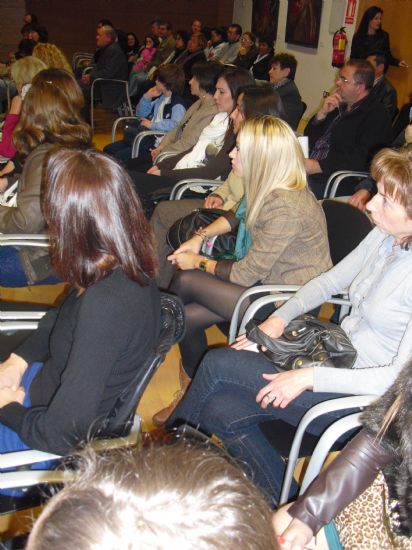 UN TOTAL DE 703 PERSONAS HA PARTICIPADO EN LAS ACCIONES FORMATIVAS ORGANIZADAS POR EL ÁREA DE PARTICIPACION CIUDADANA E INTERCULTURALIDAD DURANTE EL AÑO 2011