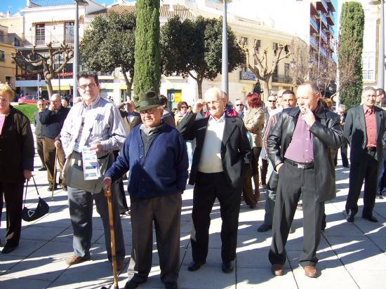 GRAN XITO DE LA MUESTRA DE CUADRILLAS POPULARES DE TOTANA, QUE CONT CON LA MSICA Y EL BAILE DE LAS CUADRLLAS DE LA HOYA, ALEDO Y EL RAIGUERO EN LA PLAZA DE LA BALSA VIEJA DE LA LOCALIDAD