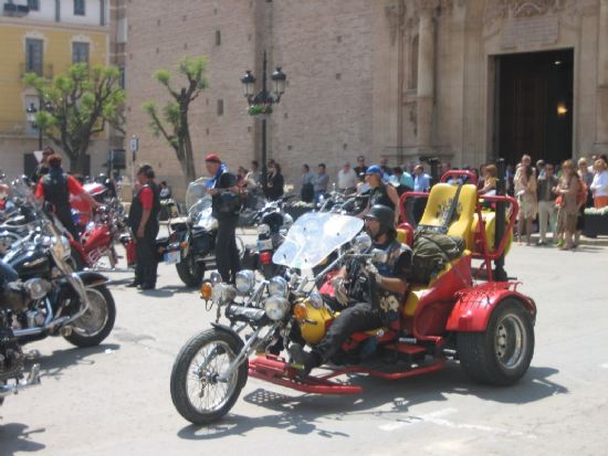 MS DE UN MILLAR MOTEROS QUE PARTICIPARON ESTE PASADO DOMINGO EN LA XIV CONCENTRACIN DE MOTOS CUSTOM DE ALHAMA VISITARON LA CIUDAD DE TOTANA