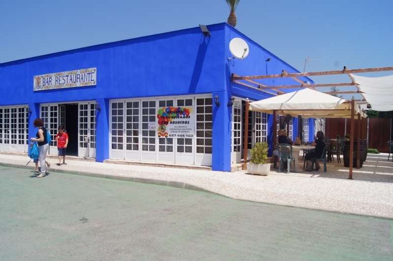 Adjudican el contrato de arrendamiento temporal del kiosco ubicado en el Polideportivo Municipal "6 de Diciembre" para los siete próximos meses