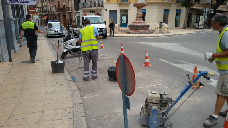 Servicios y Trfico habilitan ms plazas de estacionamiento para motocicletas y ciclomotores en la calle del Pilar, eliminando las existentes en la plaza de la Constitucin