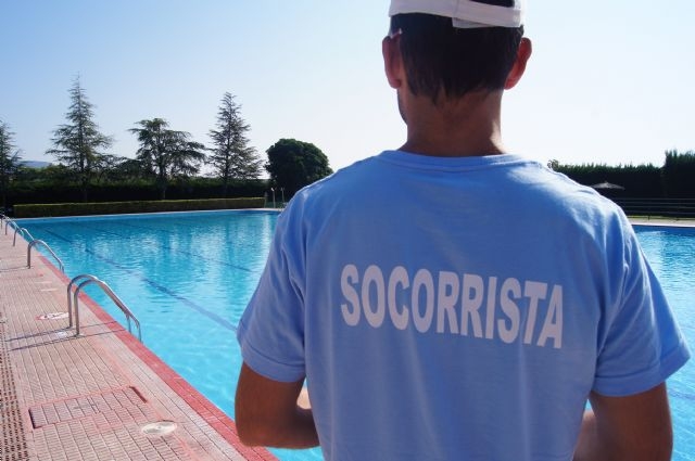 Adjudican el Servicio de Socorrismo Acuático en las piscinas públicas del municipio para la temporada de verano