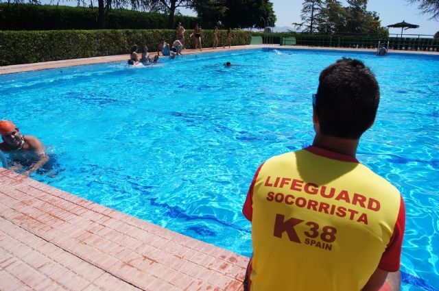 Adjudican el Servicio de Socorrismo Acuático en las piscinas públicas del municipio para la temporada de verano