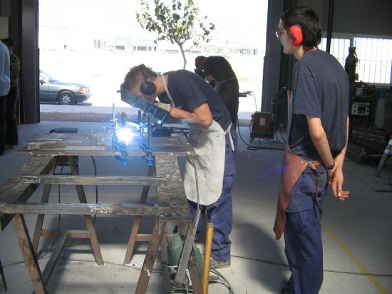 LOS 32 ALUMNOS DE LA ESCUELA-TALLER �SANTA EULALIA� ACOMETEN IMPORTANTES TRABAJOS DE REGENERACI�N Y ACONDICIONAMIENTO EN LOS ESPACIOS P�BLICOS DE TOTANA