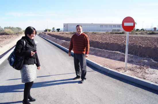 EL COLEGIO LUÍS PÉREZ RUEDA YA DISPONE DEL VIAL DE ACCESO AL CENTRO EDUCATIVO CON EL QUE SE GARANTIZA UN MEJOR TRÁNSITO DE VEHÍCULOS PARA EL ACCESO AL MISMO 