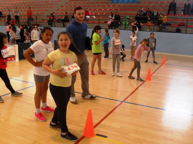 La Concejalía de Deportes organizó la Fase Local de "Jugando al atletismo" de Deporte Escolar, que contó con la participación de 71 escolares de los diferentes centros de enseñanza 