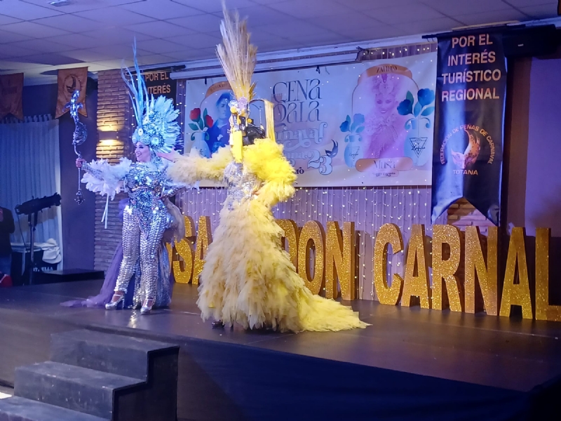 Maana se celebra el Gran Pregn del Carnaval, la entrega de la Mscara de Oro y la proclamacin de La Musa y Don Carnal Infantil, en el Teatro Gins Rosa (21:00 horas)