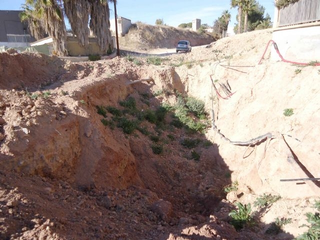 Se aprueba contratar las obras de sustitucin de tramo de dos colectores generales de agua potable en la zona del Catre
