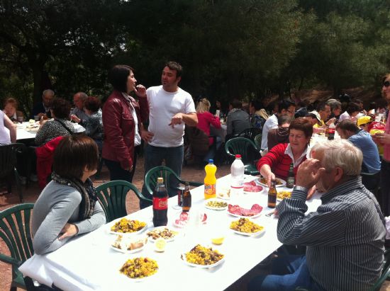 AUTORIDADES MUNICIPALES ACUDEN A LA CONVIVENCIA DE LA ASOCIACIÓN DE PADRES DE DISCAPACITADOS PSÍQUICOS DE TOTANA (PADISITO) CELEBRADA CON MOTIVO DEL DÍA INTERNACIONAL DE LA FAMILIA EN EL PARAJE DE LA SANTA