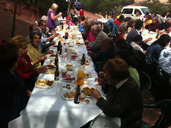 AUTORIDADES MUNICIPALES ACUDEN A LA CONVIVENCIA DE LA ASOCIACIÓN DE PADRES DE DISCAPACITADOS PSÍQUICOS DE TOTANA (PADISITO) CELEBRADA CON MOTIVO DEL DÍA INTERNACIONAL DE LA FAMILIA EN EL PARAJE DE LA SANTA