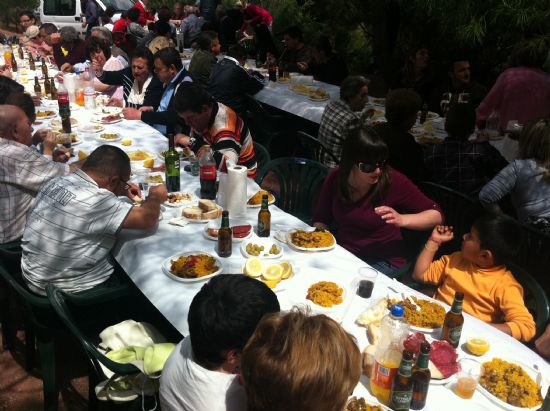 AUTORIDADES MUNICIPALES ACUDEN A LA CONVIVENCIA DE LA ASOCIACIÓN DE PADRES DE DISCAPACITADOS PSÍQUICOS DE TOTANA (PADISITO) CELEBRADA CON MOTIVO DEL DÍA INTERNACIONAL DE LA FAMILIA EN EL PARAJE DE LA SANTA