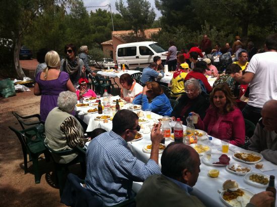 AUTORIDADES MUNICIPALES ACUDEN A LA CONVIVENCIA DE LA ASOCIACIÓN DE PADRES DE DISCAPACITADOS PSÍQUICOS DE TOTANA (PADISITO) CELEBRADA CON MOTIVO DEL DÍA INTERNACIONAL DE LA FAMILIA EN EL PARAJE DE LA SANTA