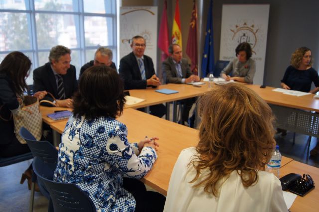 LA COMISIÓN COMARCAL DE EMPLEO DEL ALTO Y BAJO GUADALENTÍN TRASLADA A LOS DIPUTADOS DE LA COMISIÓN DE EMPLEO DE LA ASAMBLEA REGIONAL LA NECESIDAD DE DESARROLLAR ACTUACIONES CONJUNTAS EN ESTA MATERIA