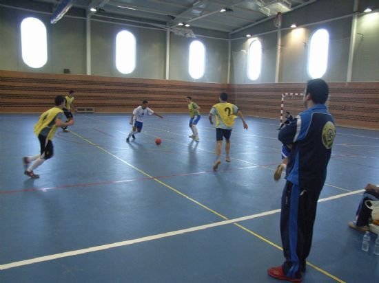 LAS "24 HORAS DE FÚTBOL SALA", QUE SE CELEBRAN ESTE FIN DE SEMANA DURANTE LOS DÍAS 4 Y 5 DE JULIO EN EL PABELLÓN "MANOLO IBÁÑEZ", DAN EL PISTOLETAZO DE SALIDA A LAS ACTIVIDADES ENMARCADAS DENTRO DEL VERANO POLIDEPORTIVO