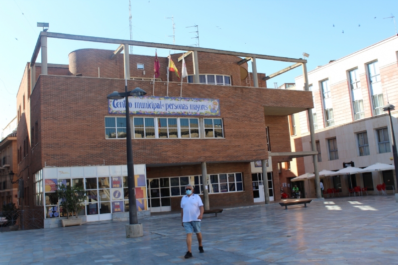 Los Centros Sociales Municipales para Personas Mayores de la plaza Balsa Vieja y El Paretón permanecen cerrados por prevención hasta septiembre para evitar la propagación de contagios