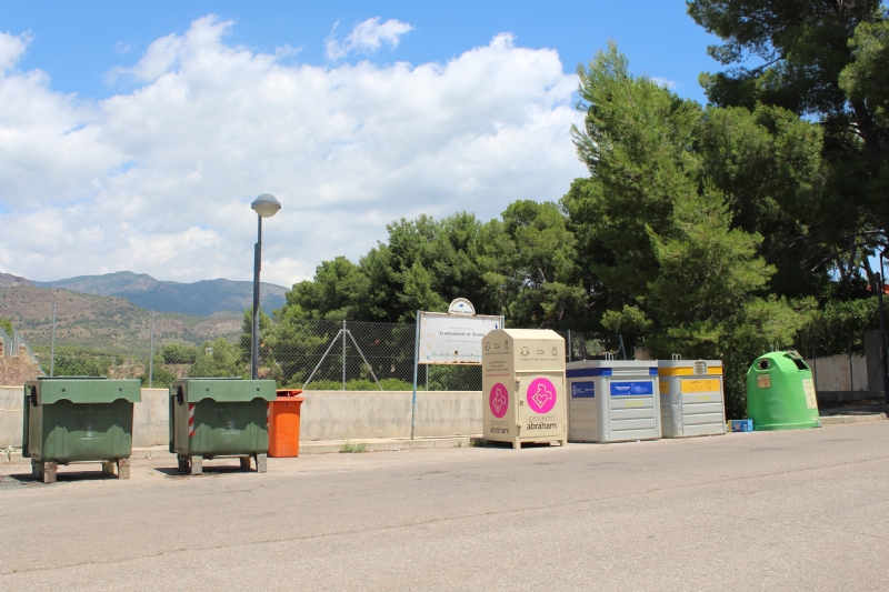 La Concejala de Medio Ambiente insta a los ciudadanos a realizar un uso adecuado de los contenedores en las zonas de los Huertos y las pedanas en verano