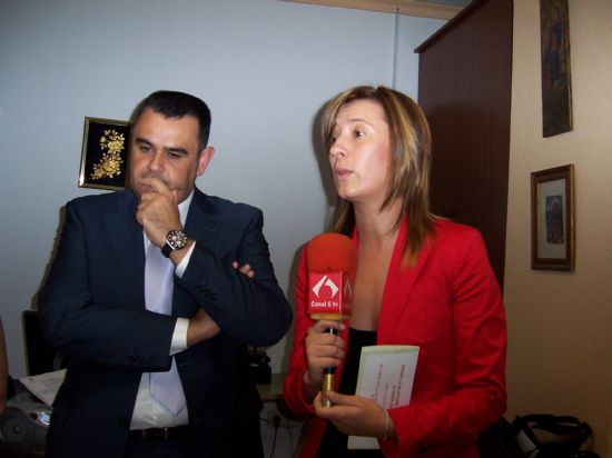 LA ASOCIACIN DE AMAS DE CASA LAS TRES AVEMARAS INICIA LAS ACTIVIDADES DEL NUEVO CURSO CON LA FIRMA DE UN ACUERDO PARA LA AMPLIACIN DEL LOCAL MUNICIPAL QUE UTILIZA ESTA ENTIDAD