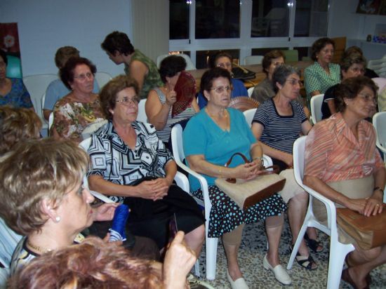 LA ASOCIACIN DE AMAS DE CASA LAS TRES AVEMARAS INICIA LAS ACTIVIDADES DEL NUEVO CURSO CON LA FIRMA DE UN ACUERDO PARA LA AMPLIACIN DEL LOCAL MUNICIPAL QUE UTILIZA ESTA ENTIDAD
