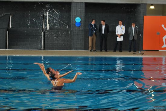 AUTORIDADES MUNICIPALES Y EL CAMPEÓN DEL MUNDO DE NATACIÓN, DAVID MECA, INAGURAN EL NUEVO CENTRO MUNICIPAL DE DEPORTE Y SALUD QUE INTEGRA DEPORTES ACUÁTICOS, DIRIGIDOS, FITNESS, SPA Y PISTAS DE PÁDEL, ENTRE OTRAS ACTIVIDADES