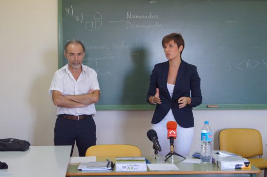 CATORCE JÓVENES ALUMNOS PROCEDENTES DE LOS CENTROS DE EDUCACIÓN SECUNDARIA DE TOTANA PARTICIPAN EN EL AULA OCUPACIONAL EN LA MODALIDAD DE TALLER DE COCINA Y PASTELERÍA, QUE SE CELEBRA EN 