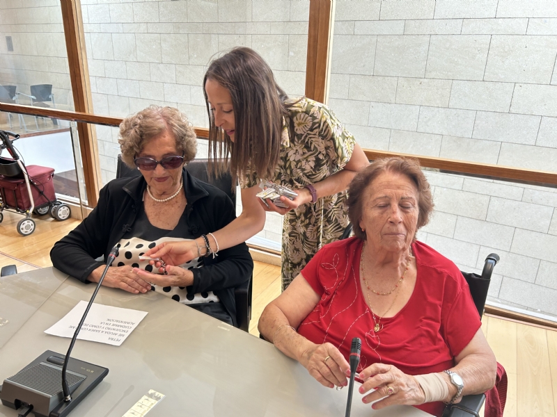 Totana celebra el acto institucional con motivo del Da Internacional de las Personas Mayores, con la participacin de usuarios de los Centros de Da para Personas Dependientes