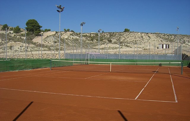 Repondrán el suministro del cableado de las cuatro pistas de tenis de la Ciudad Deportiva 