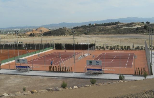 Repondrán el suministro del cableado de las cuatro pistas de tenis de la Ciudad Deportiva 