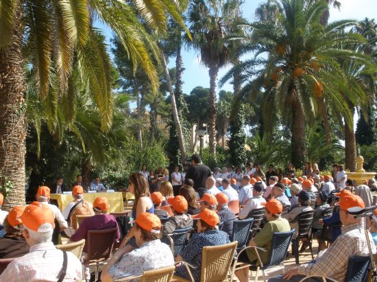 LA RESIDENCIA PARA PERSONAS MAYORES "LA PURÍSIMA" Y EL SERVICIO DE ESTANCIAS DIURNAS PARA ALZHEIMER ASISTEN AL ACTO DE HOMENAJE A LA LABOR DE LOS VOLUNTARIOS  CON PERSONAS MAYORES Y DEPENDIENTES EN SAN PEDRO DEL PINATAR