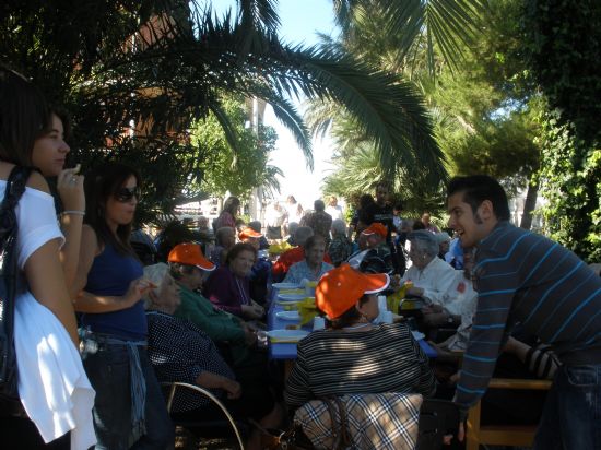 LA RESIDENCIA PARA PERSONAS MAYORES "LA PURÍSIMA" Y EL SERVICIO DE ESTANCIAS DIURNAS PARA ALZHEIMER ASISTEN AL ACTO DE HOMENAJE A LA LABOR DE LOS VOLUNTARIOS  CON PERSONAS MAYORES Y DEPENDIENTES EN SAN PEDRO DEL PINATAR